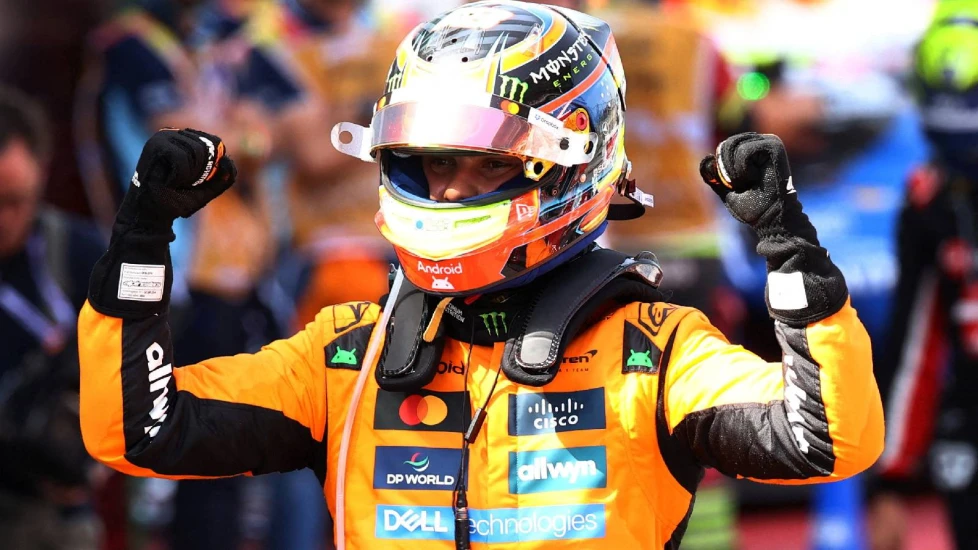 Oscar Piastri vann sprinten - före George Russell