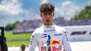 Nio F1-förare står över första träningen – här är ersättarna